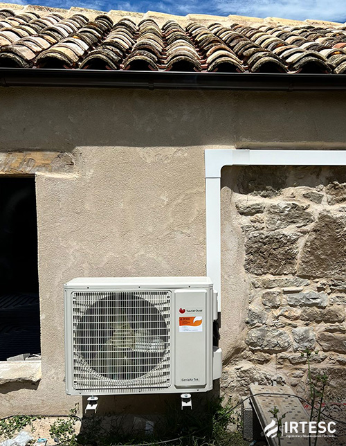 parte exterior aerotermia suelo radiante refrescante lamata huesca irtesc zaragoza