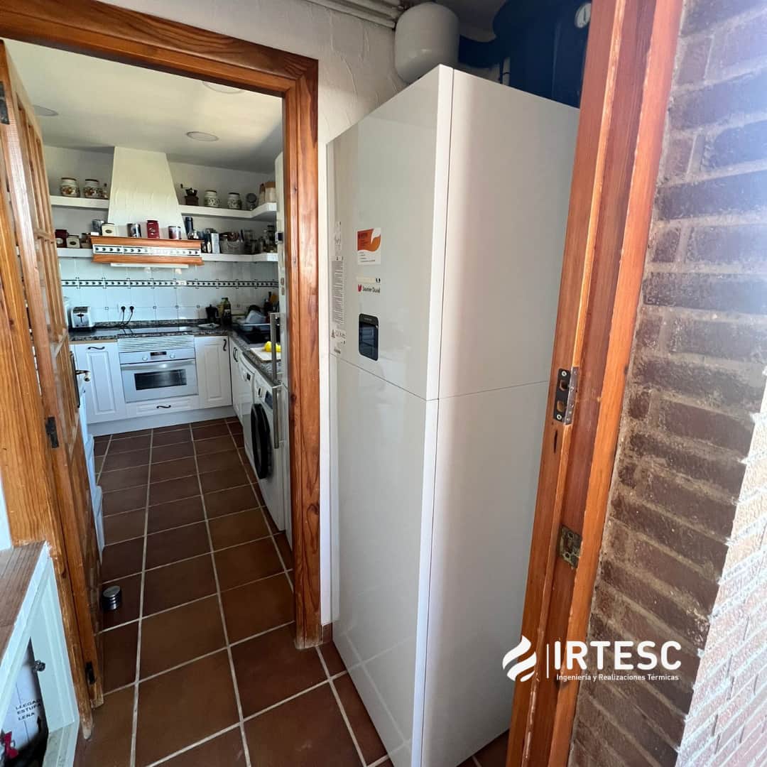 aerotermia con suelo radiante refrescante en El Zorongo