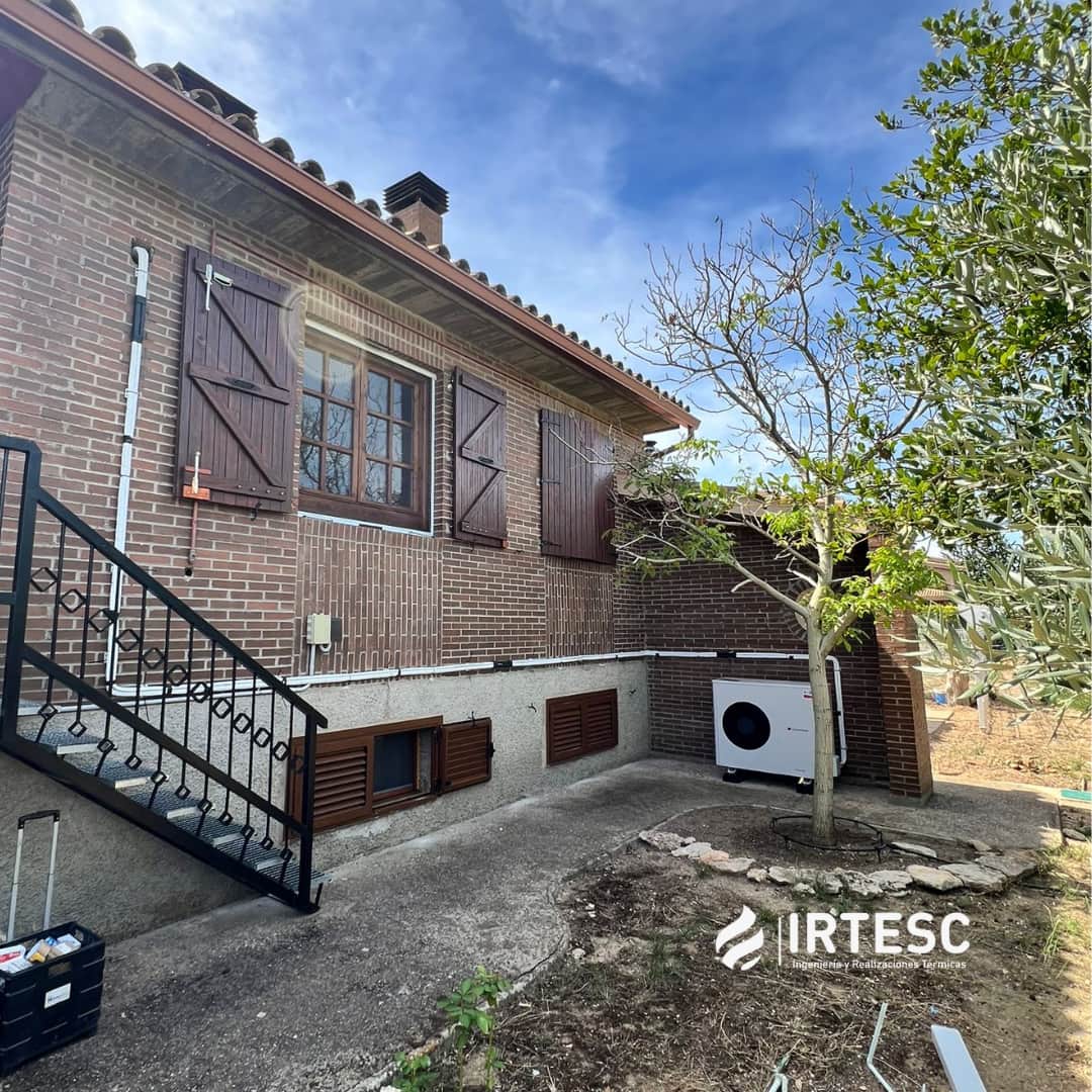 aerotermia con suelo radiante refrescante en El Zorongo