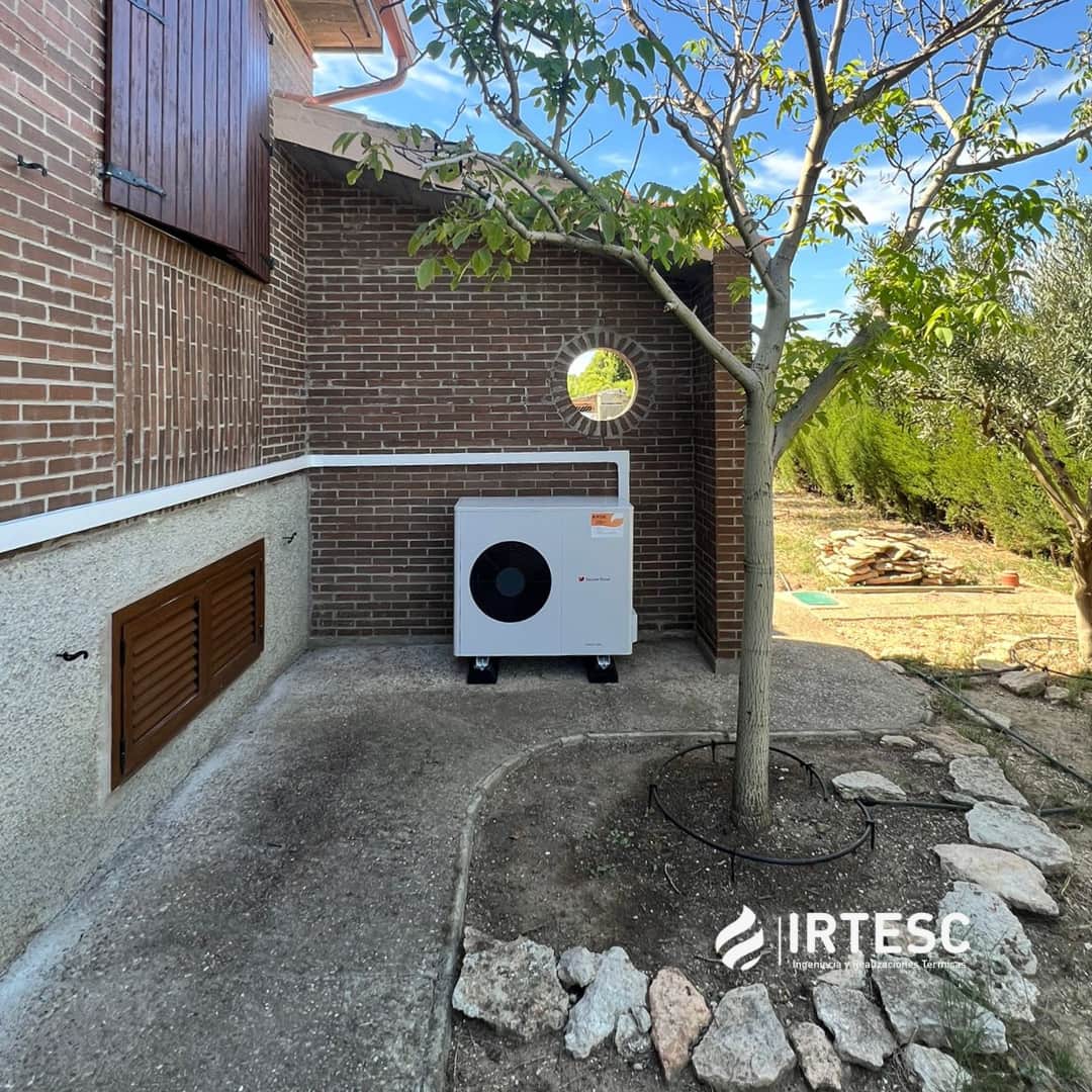 aerotermia con suelo radiante refrescante en El Zorongo
